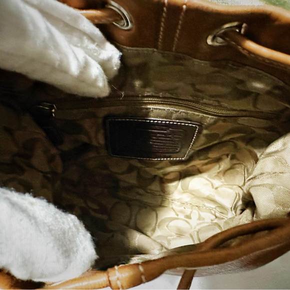 Vintage Coach soho shoulder Bag Tan Leather Drawstring Bag - Picture 12 of 16